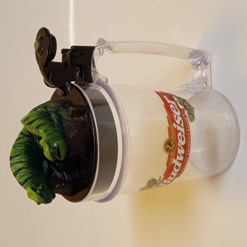 VTG Budweiser Beer Lizard's Mug See Video Requires 3 AAA Batteries Not Included